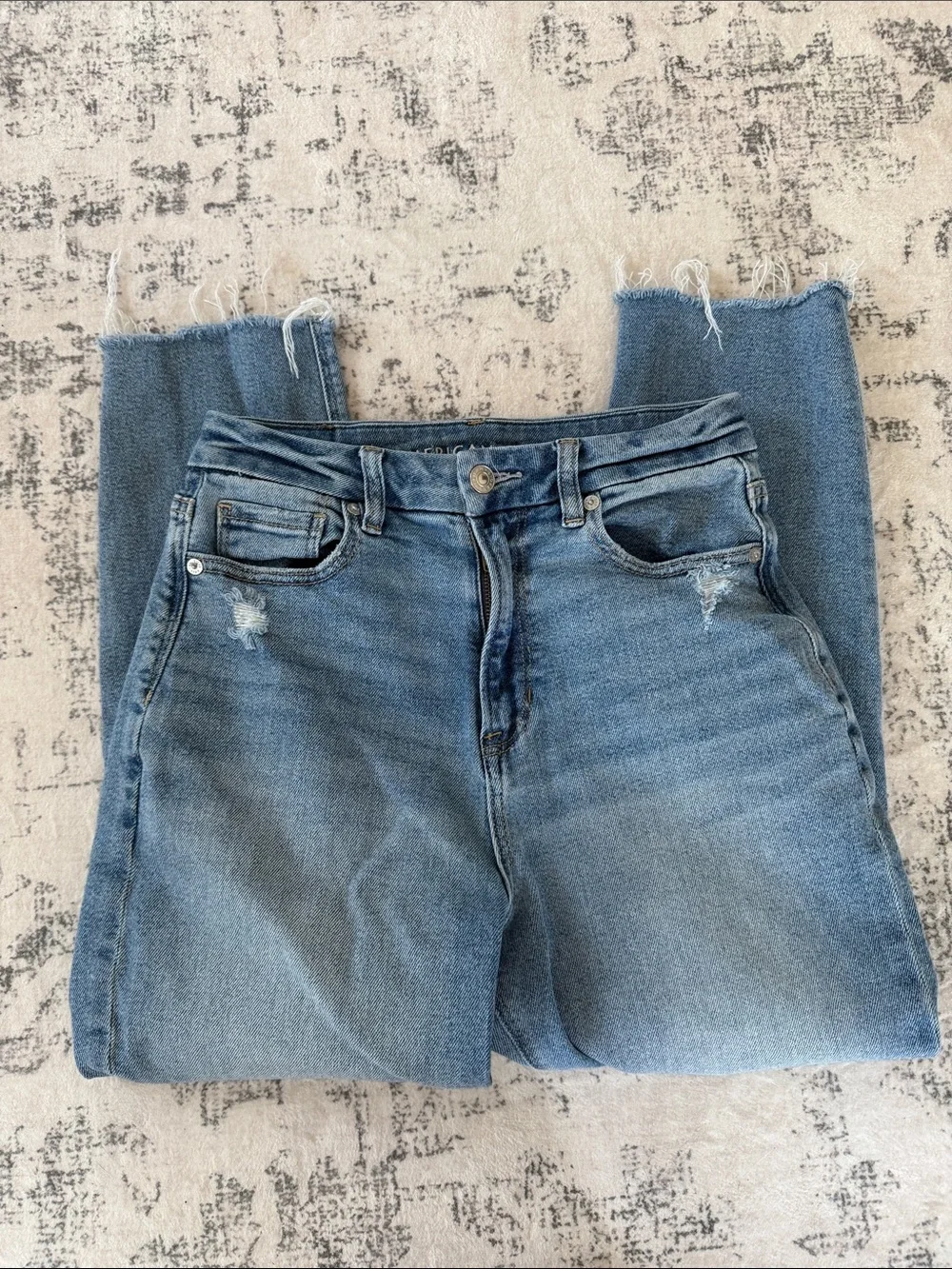 American Eagle Outfitters Light Blue Distressed Cropped Jeans